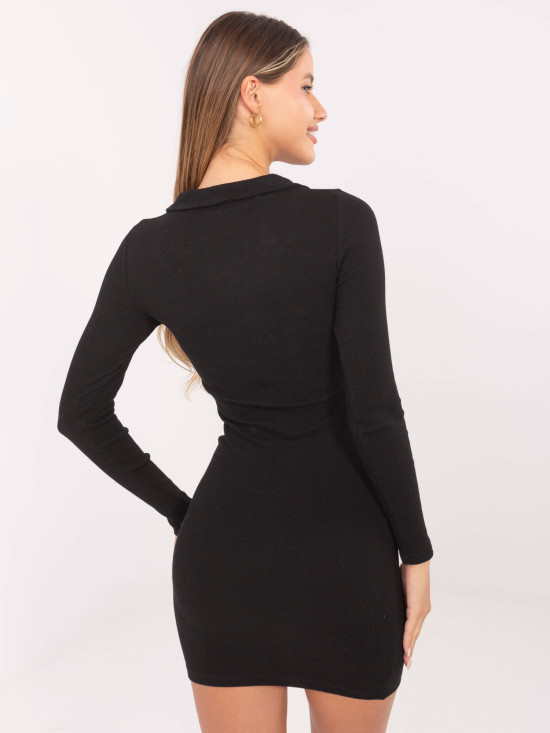 Elegantna crna haljina s dugim rukavima