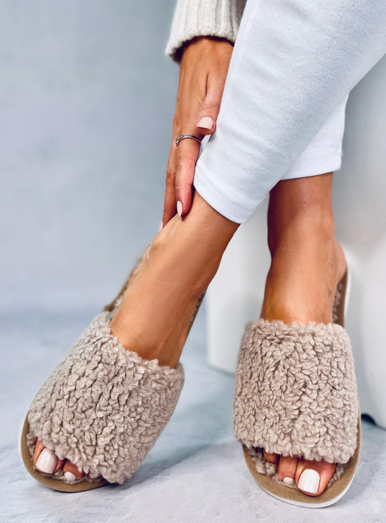 Ciabatte da donna in ecopelliccia beige