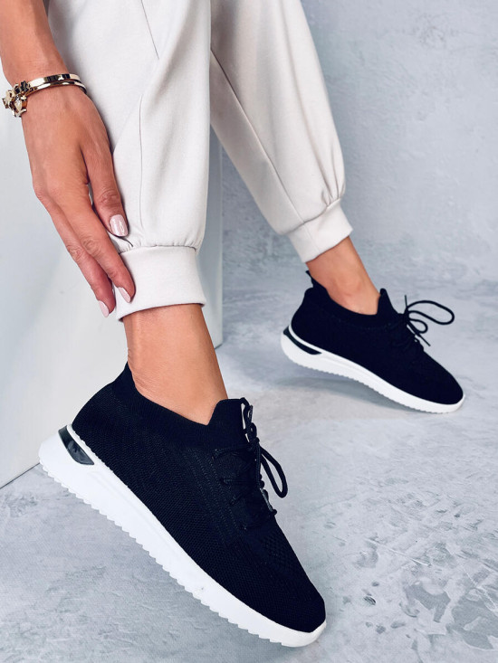 Sneakers nere da donna realizzate in tessuto elastico
