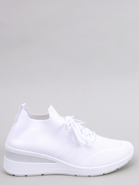 Sneakers sportive bianche realizzate in tessuto elastico