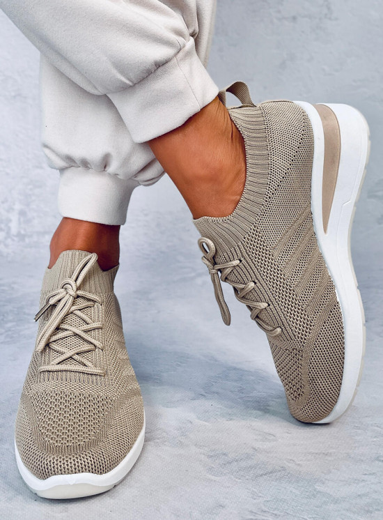 Sneakers sportive beige realizzate in tessuto elastico