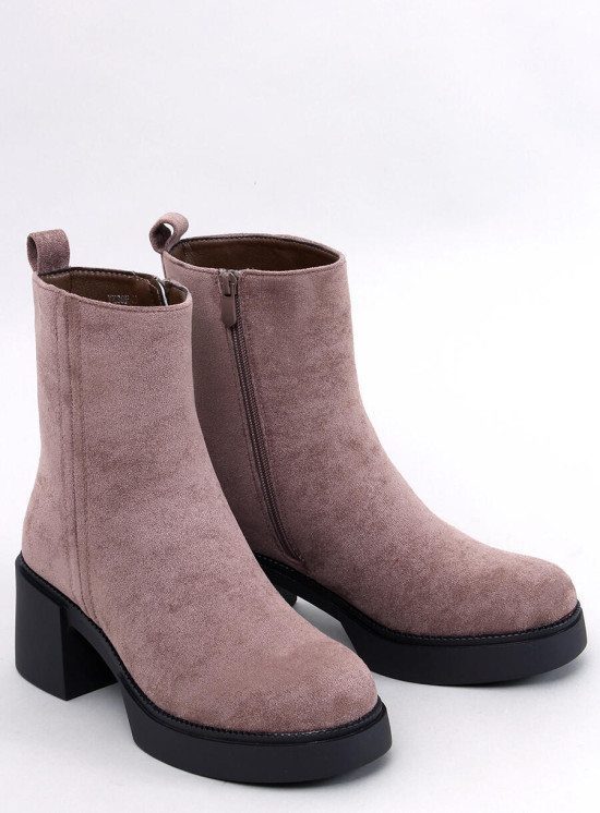 Smeđe gležnjače na stabilnu petu