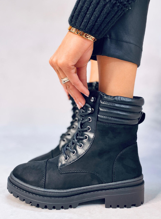 Scarpe stringate da donna nere