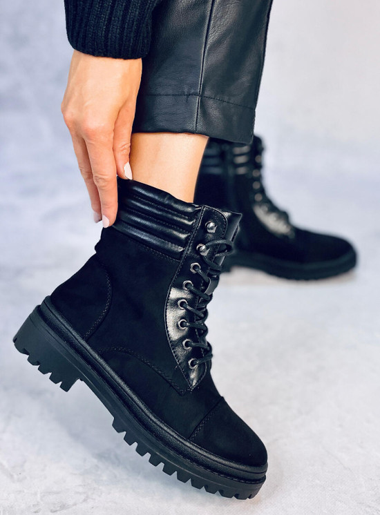 Scarpe stringate da donna nere