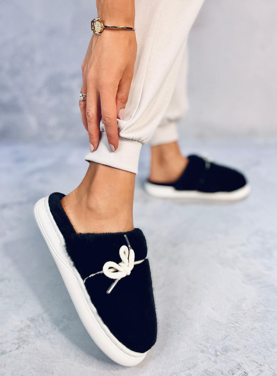 Pantofole in pelliccia nere