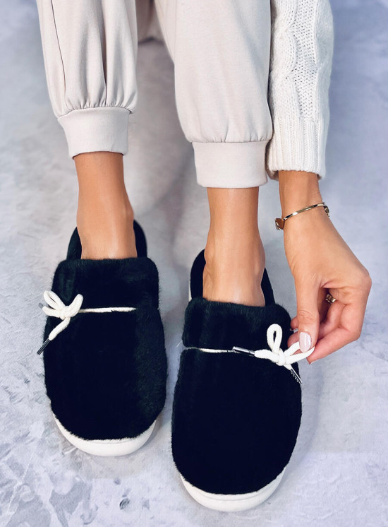 Pantofole in pelliccia nere