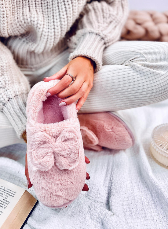 Pantofole in pelliccia con fiocco rosa