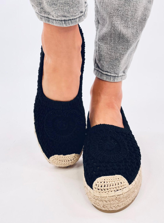 Espadrillas nere con tomaia lavorata all'uncinetto