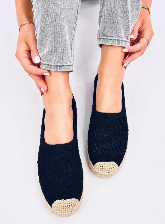 Espadrillas nere con tomaia lavorata all'uncinetto