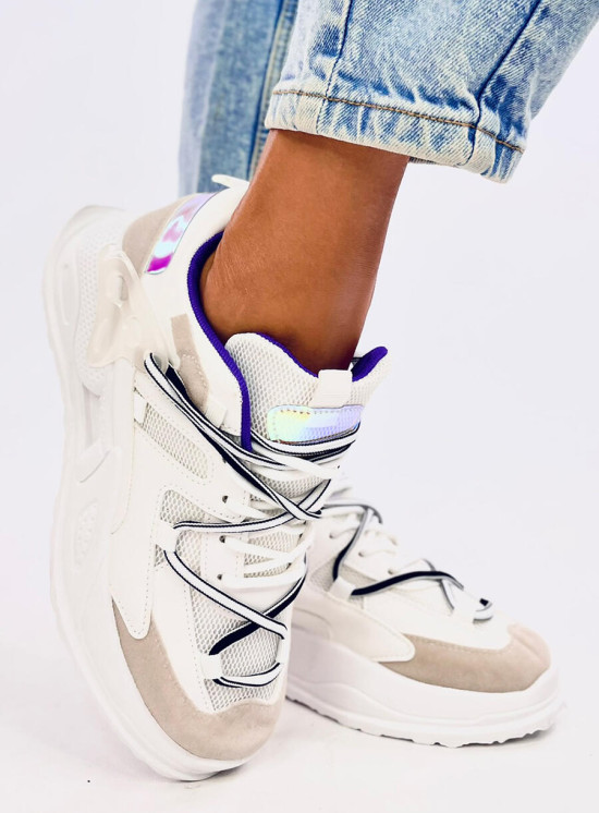 Sneakers bianche con suola alta