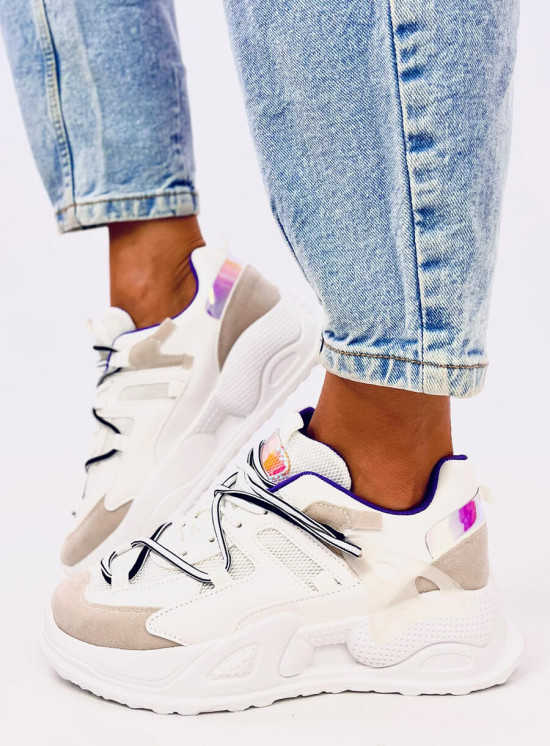 Sneakers bianche con suola alta