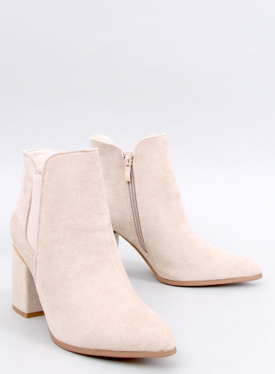 Stivaletti eleganti in camoscio beige chiaro