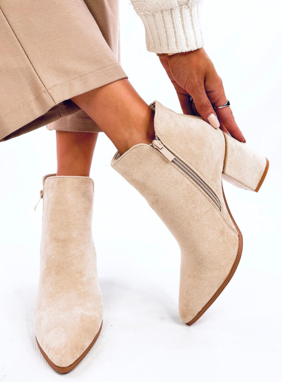 Stivaletti eleganti in camoscio beige chiaro