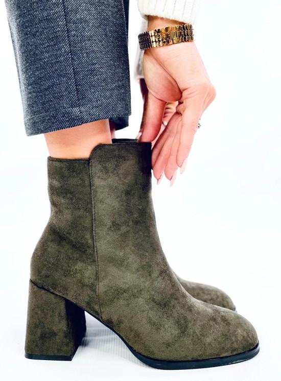 Stivaletti con tacco in pelle scamosciata verde scuro