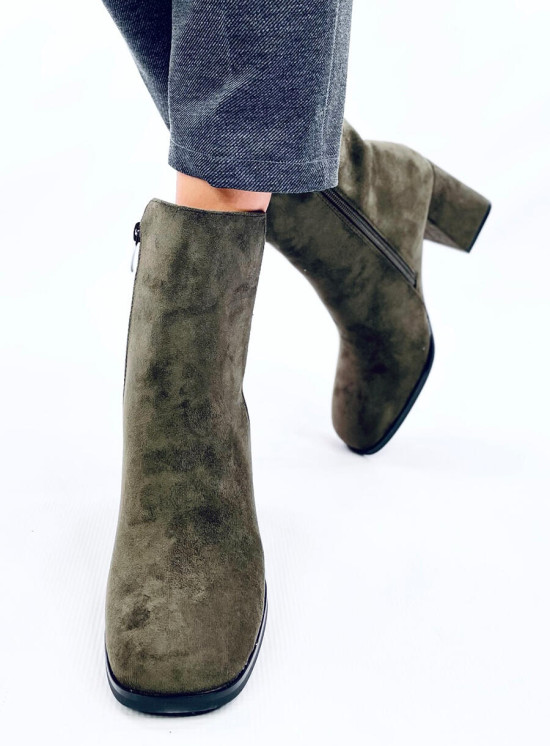 Stivaletti con tacco in pelle scamosciata verde scuro