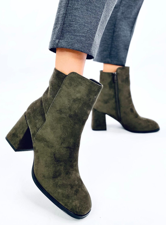 Stivaletti con tacco in pelle scamosciata verde scuro