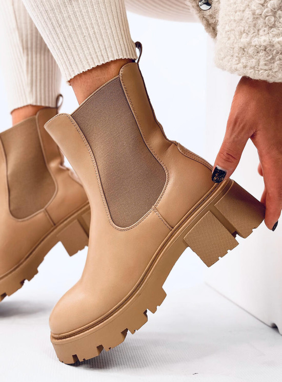 Stivaletti alti beige