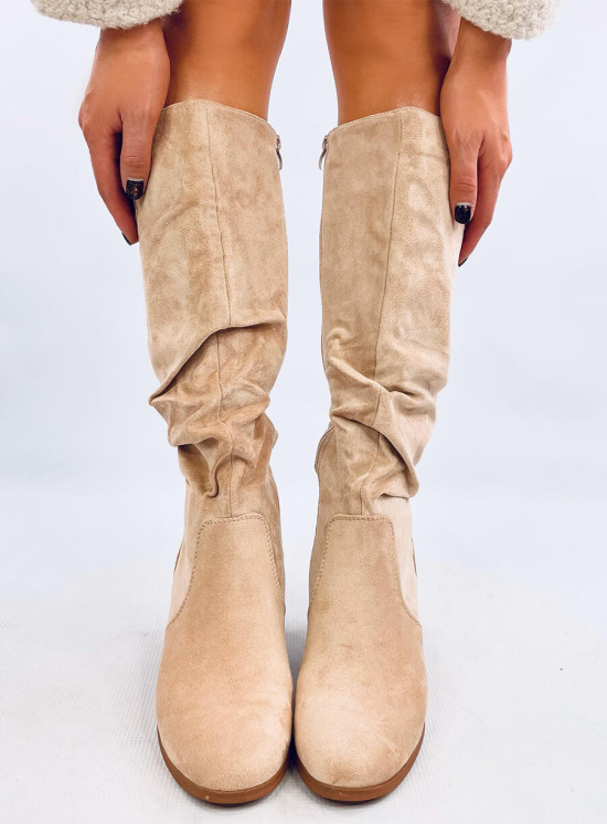 Stivali alti in camoscio beige chiaro