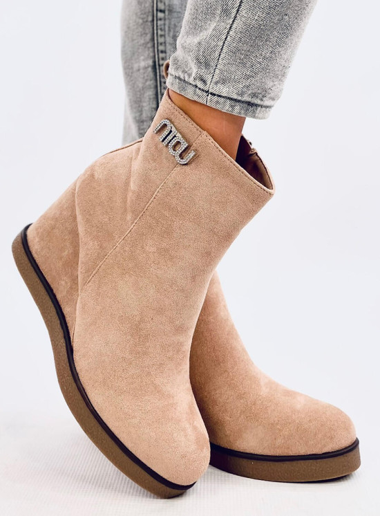 Stivaletti con tacco a zeppa beige