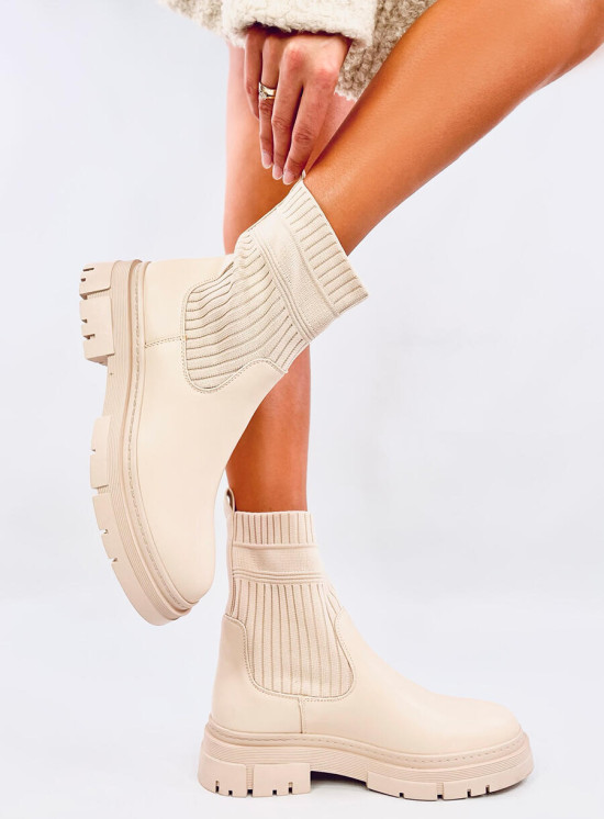 Stivaletti beige chiaro con tomaia elastica