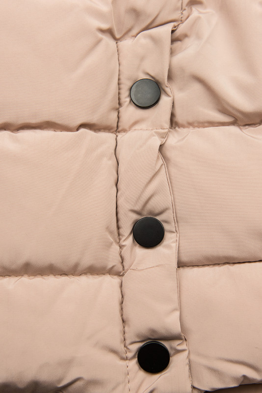 Giacca invernale rosa cipria con design trapuntato