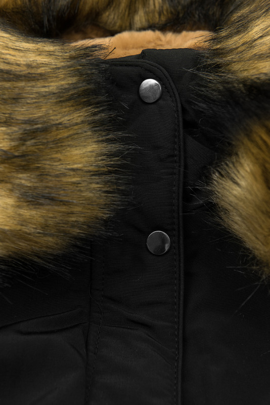 Parka invernale nera con peluche marrone