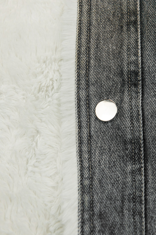 Giubbotto in denim grigio con pelliccia bianca