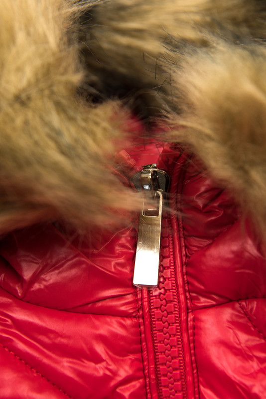 Giacca invernale rossa lucida con cintura
