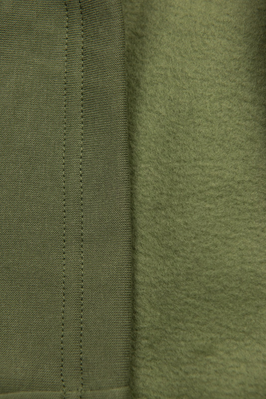 Felpa kaki estesa dal taglio slim