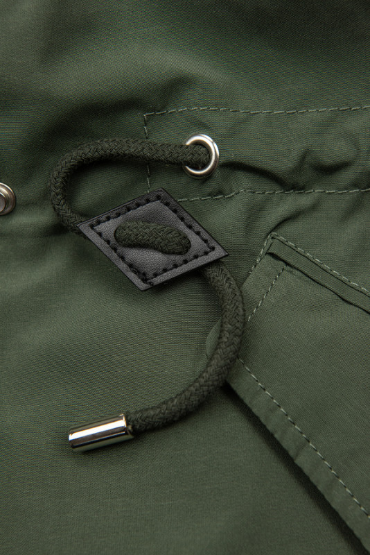 Parka di transizione kaki con fodera nera