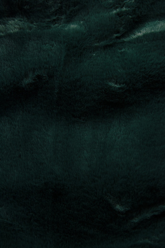 Giacca invernale verde scuro con ampio cappuccio