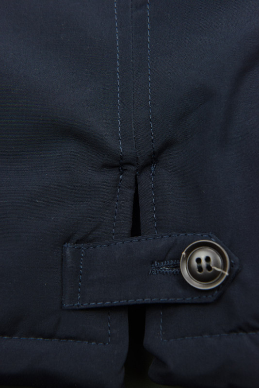Parka blu scuro con ecopelliccia staccabile