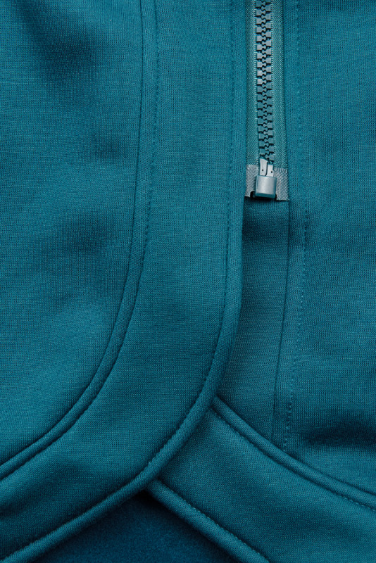 Felpa blu scuro con taglio asimmetrico