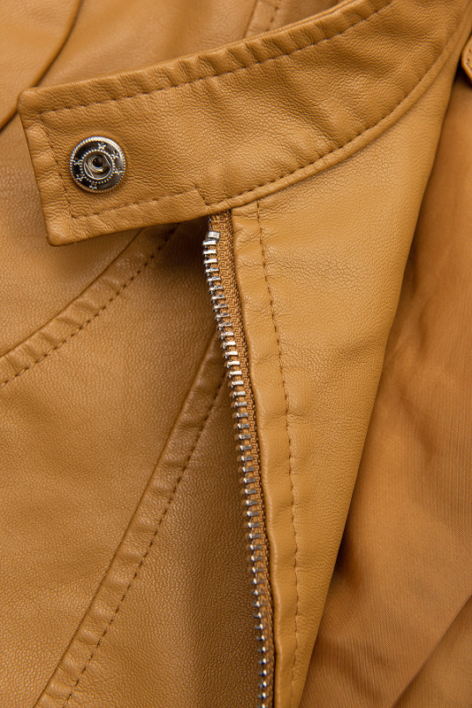 Giacca basic in similpelle marrone cammello