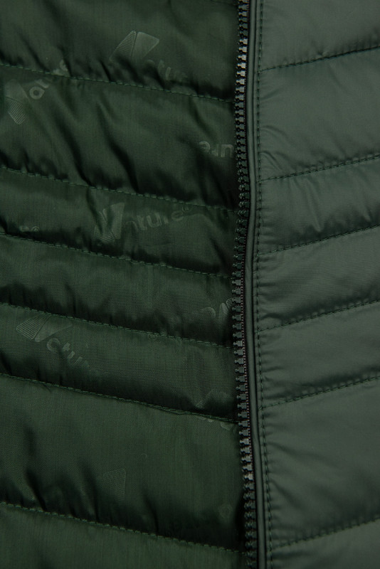 Gilet verde scuro dal taglio corto