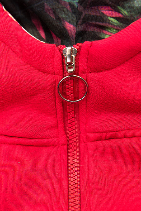 Tuta con cappuccio floreale rossa