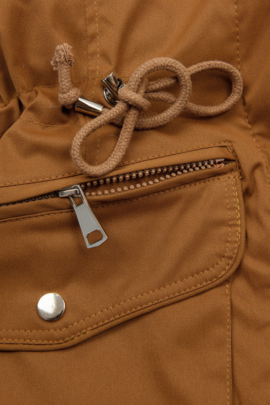 Parka marrone con fodera rimovibile e pelliccia