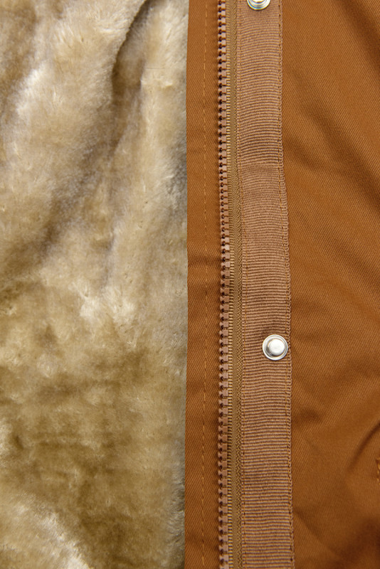Parka marrone con fodera rimovibile e pelliccia
