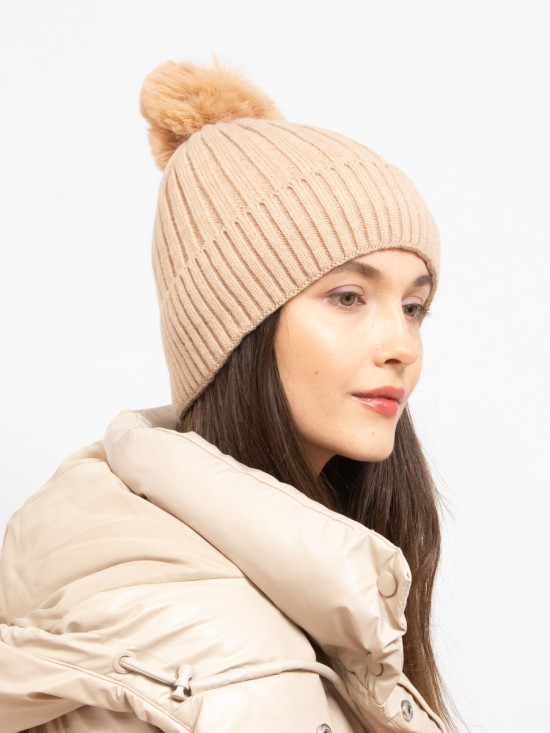 Cappello invernale beige con pompon