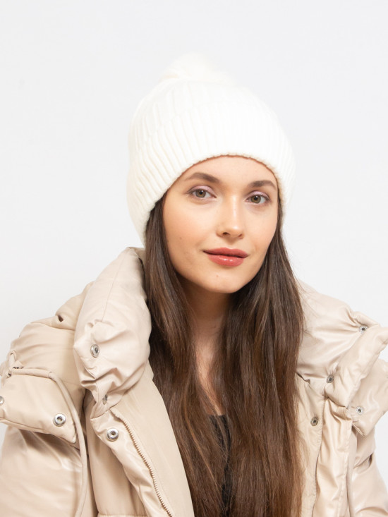 Cappello invernale bianco con pompon