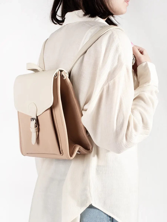 Zaino beige da donna con patta