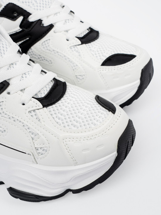Sneakers bianche con suola spessa