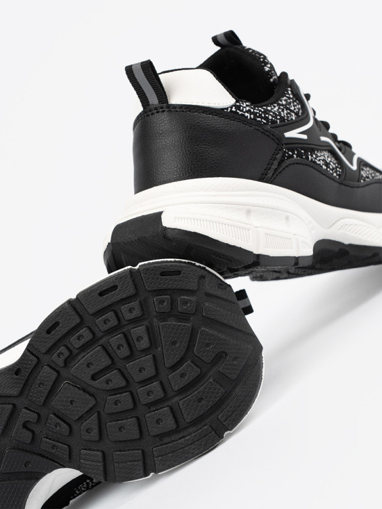 Sneakers nere con inserti decorativi