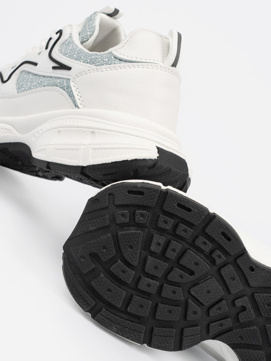 Sneakers bianche-verdi con inserti decorativi