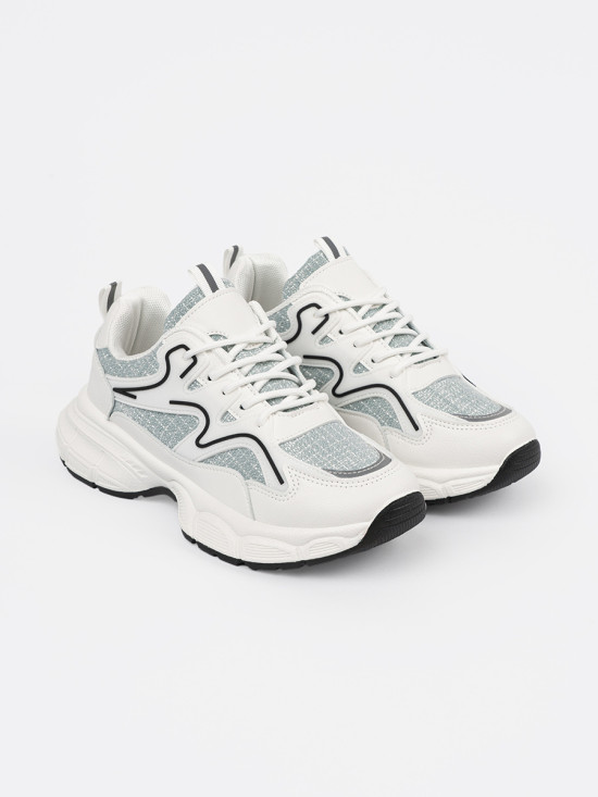 Sneakers bianche-verdi con inserti decorativi