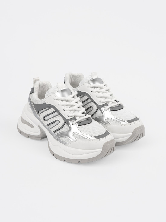 Sneakers bianche con dettagli argentati