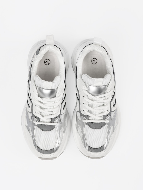 Sneakers bianche con dettagli argentati