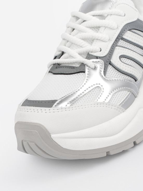 Sneakers bianche con dettagli argentati