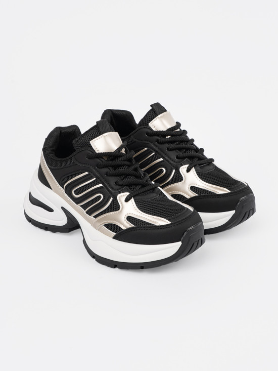 Sneakers nere con dettagli dorati