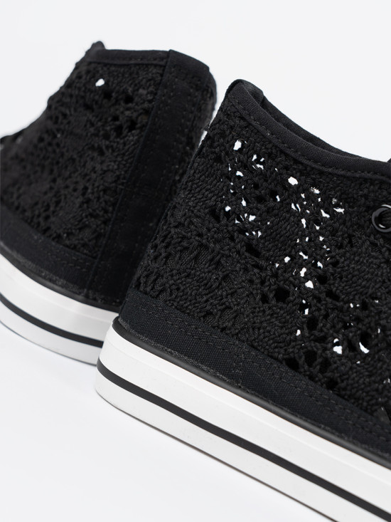 Sneakers nere perforate